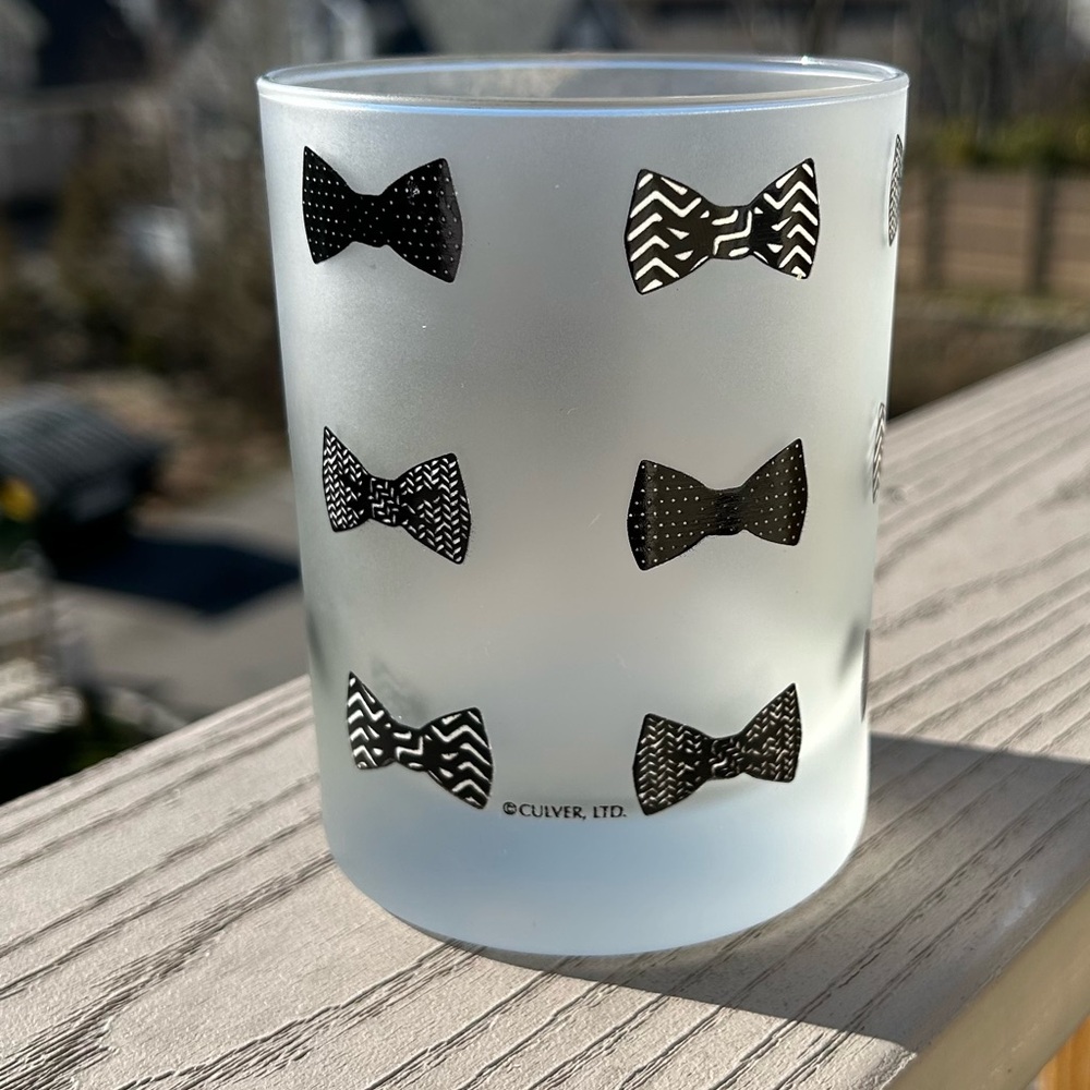 Culver Bow Tie Glass - Culver “Rocks” Frosted Bow Tie Glass Tumbler